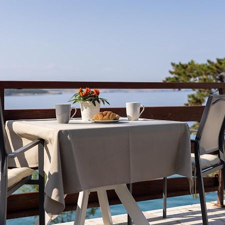 Apartments Lacrima Šilo Екстериор снимка