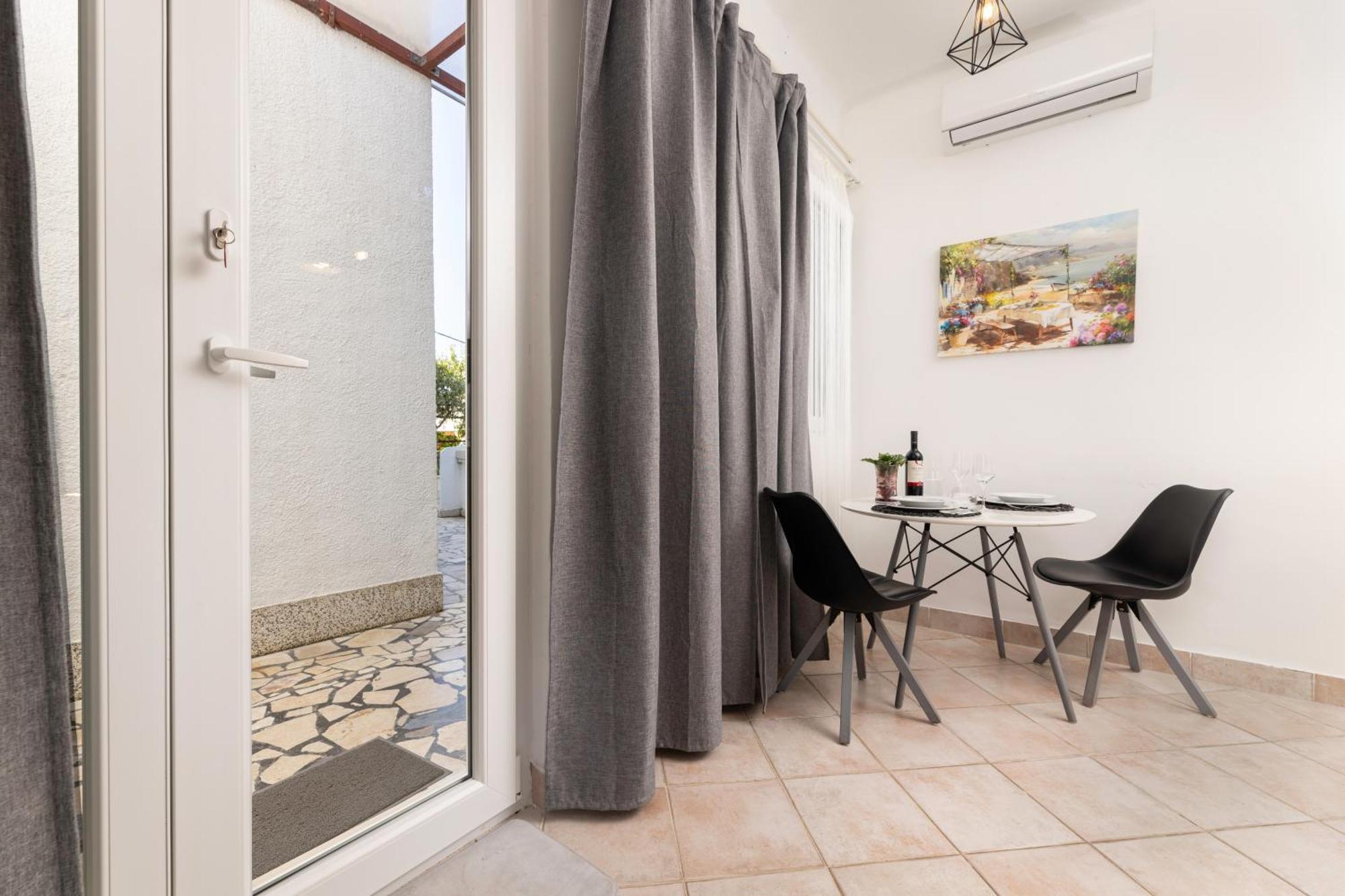 Apartments Lacrima Šilo Екстериор снимка