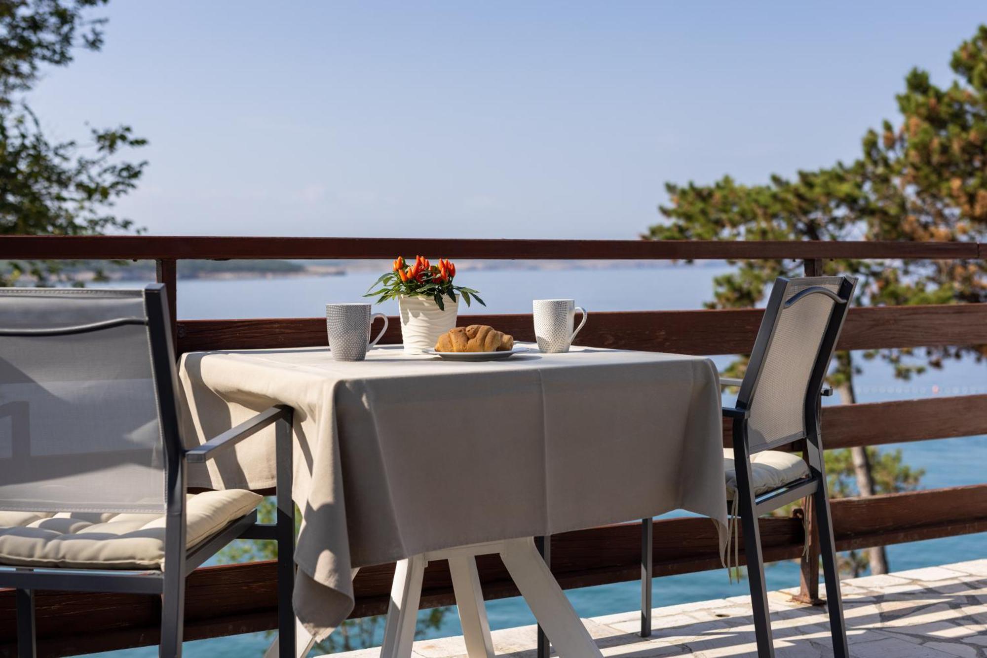 Apartments Lacrima Šilo Екстериор снимка