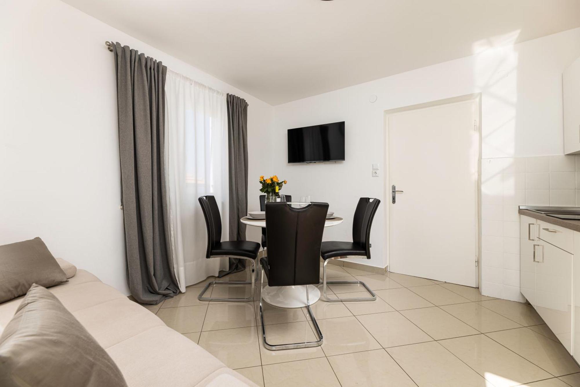 Apartments Lacrima Šilo Екстериор снимка