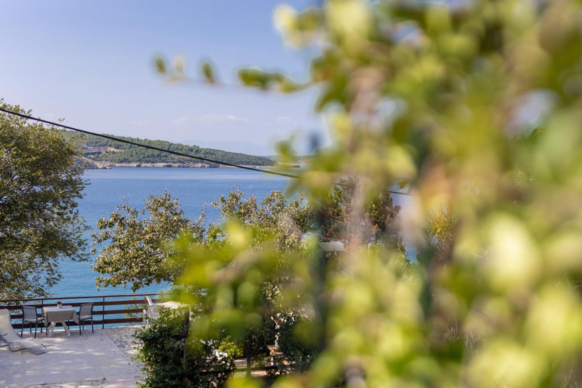 Apartments Lacrima Šilo Екстериор снимка