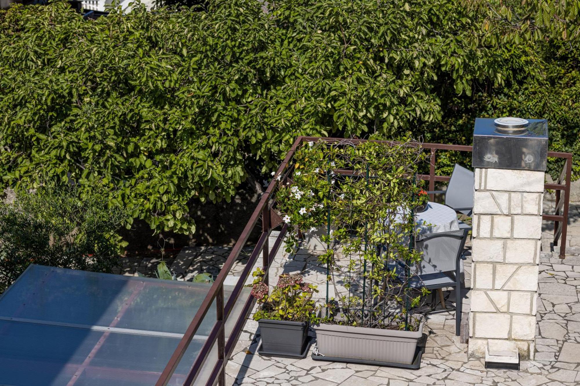 Apartments Lacrima Šilo Екстериор снимка