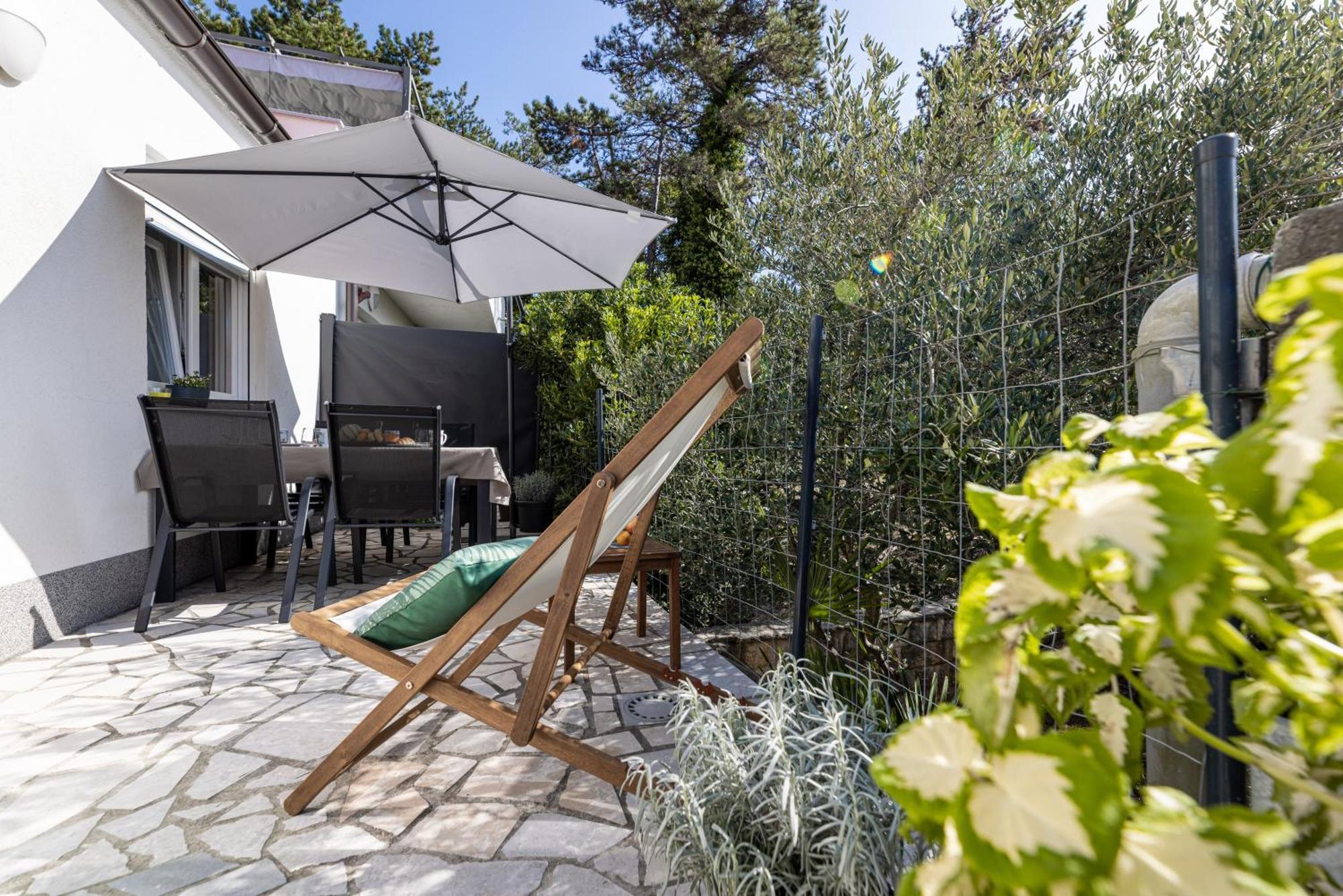 Apartments Lacrima Šilo Екстериор снимка
