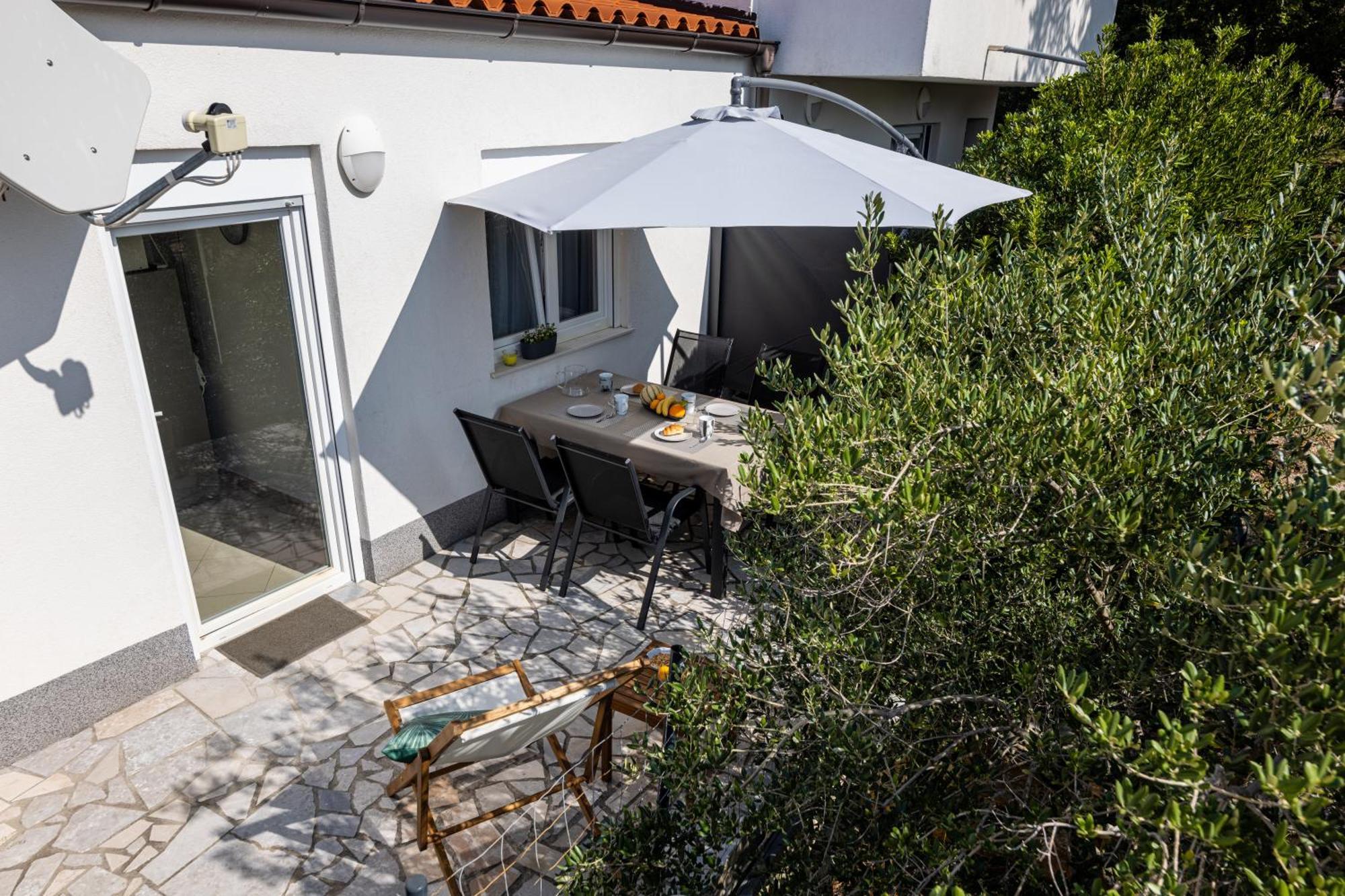 Apartments Lacrima Šilo Екстериор снимка